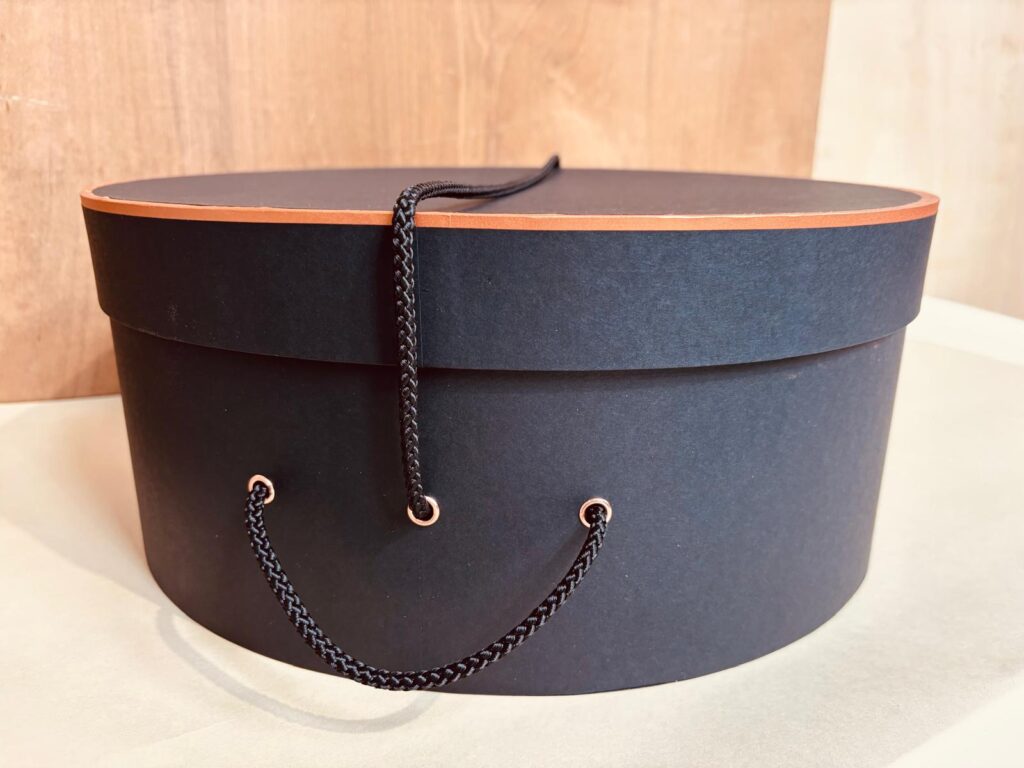 Large oval hat box