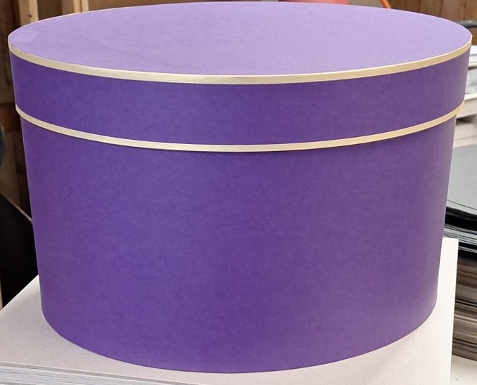 Oval Hat box with gold banding